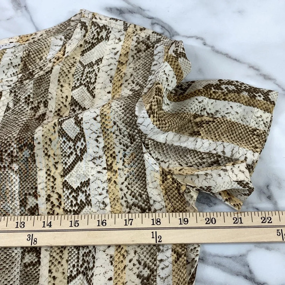 Equipment Femme Silk Blouse Womens Size Small Cream Tan Snakeskin Print Pullover - Picture 8 of 10